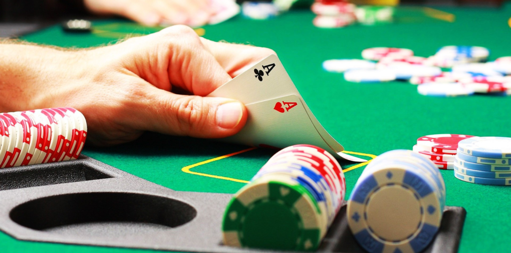 Hướng dẫn đặt cược chơi thắng poker